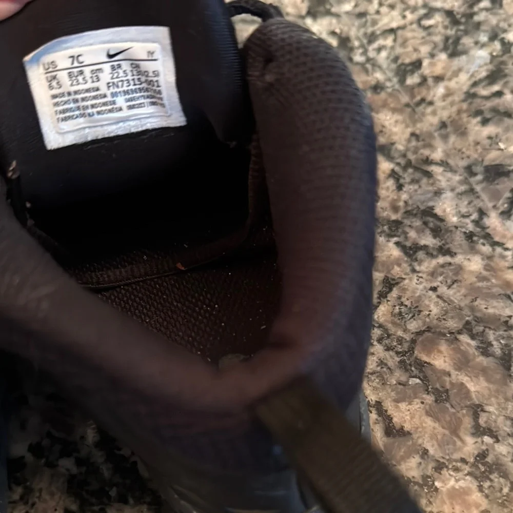 Nike Black baby Sneakers EUC 7